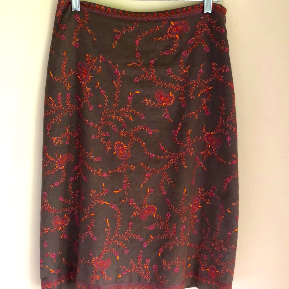 Ann Taylor LOFT embroidered skirt